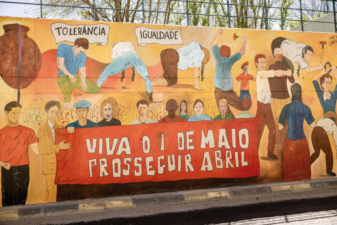 Mural alusivo ao 25 de Abril de 1974, Cuba